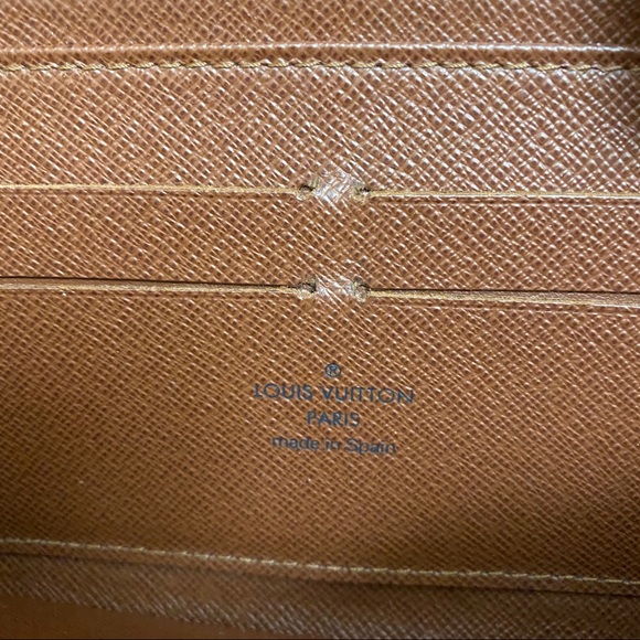 Louis Vuitton Zippy Wallet - Picture 7 of 8